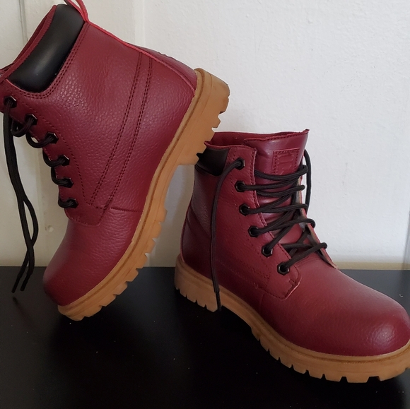 SALE 2X20❗Fila boots - Picture 3 of 4